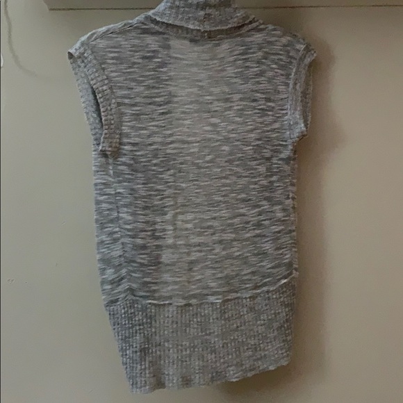 Juniors short sleeve cardigan size small - Picture 4 of 5